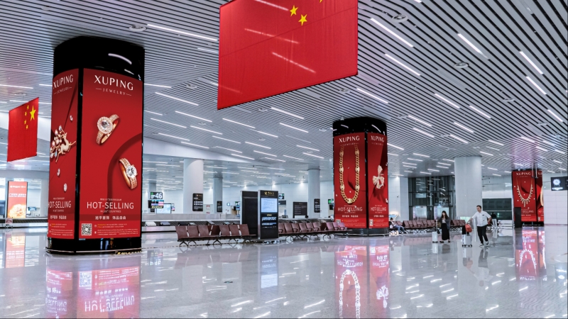 广州白云机场广告-T2国际到达行李厅包柱灯箱套装