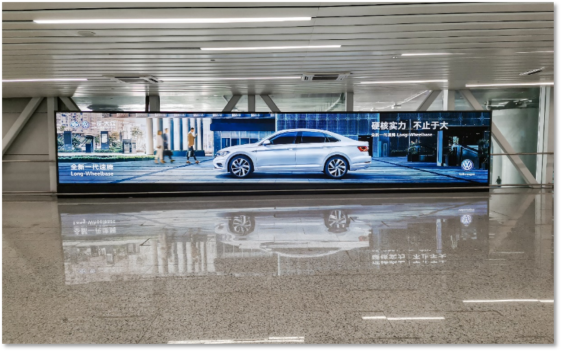 广州白云机场广告-T2GTC落地灯箱套装A