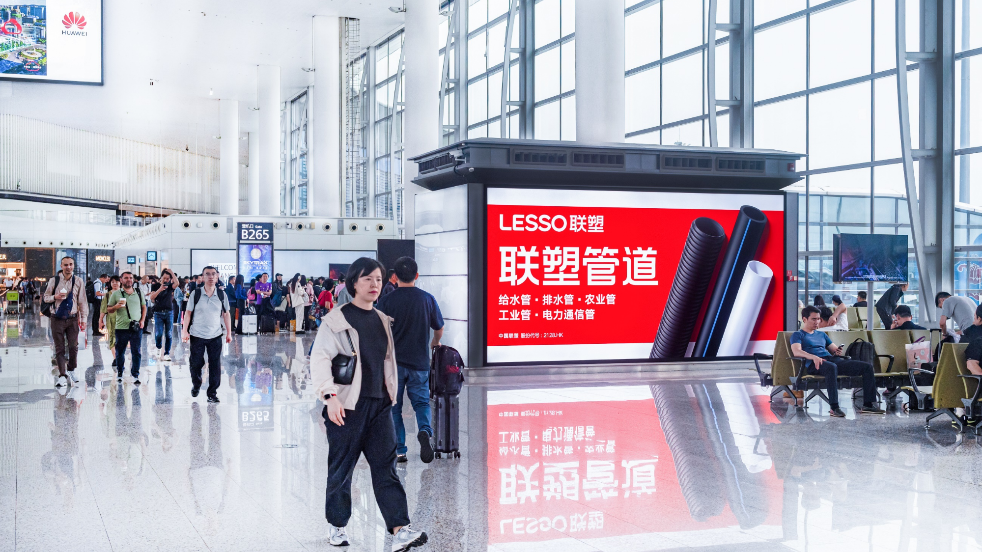 广州白云机场广告-T2国内混流区风塔灯箱套装B