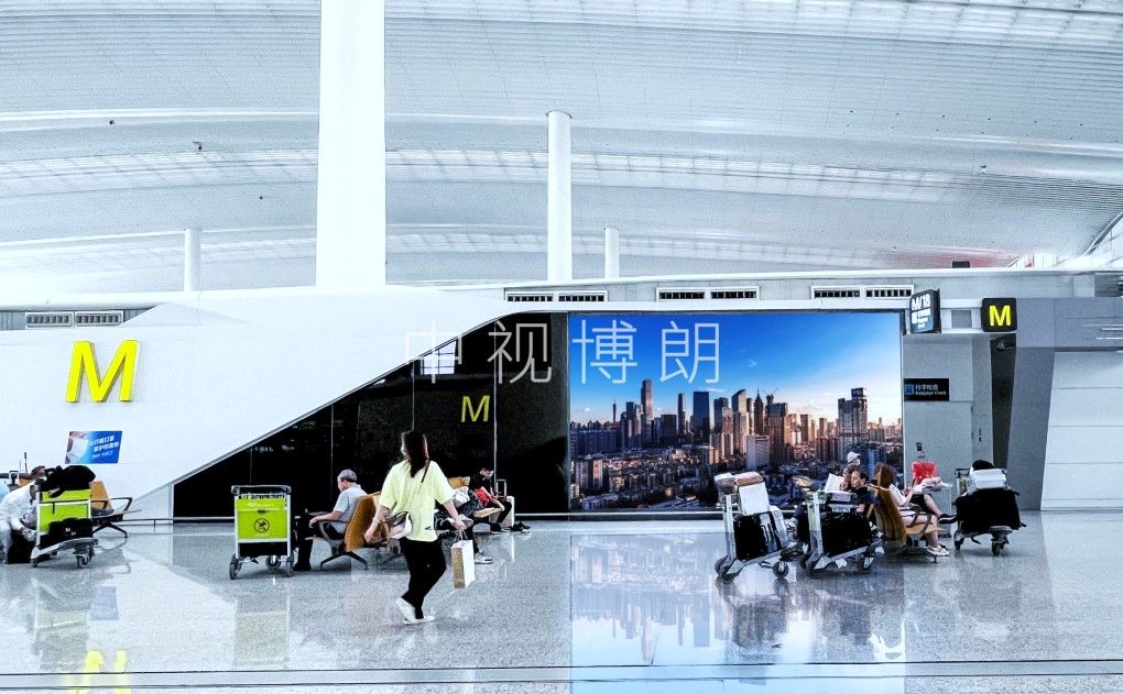 Guangzhou Airport Advertising-T2国际出发值机岛岛尾灯箱套装2