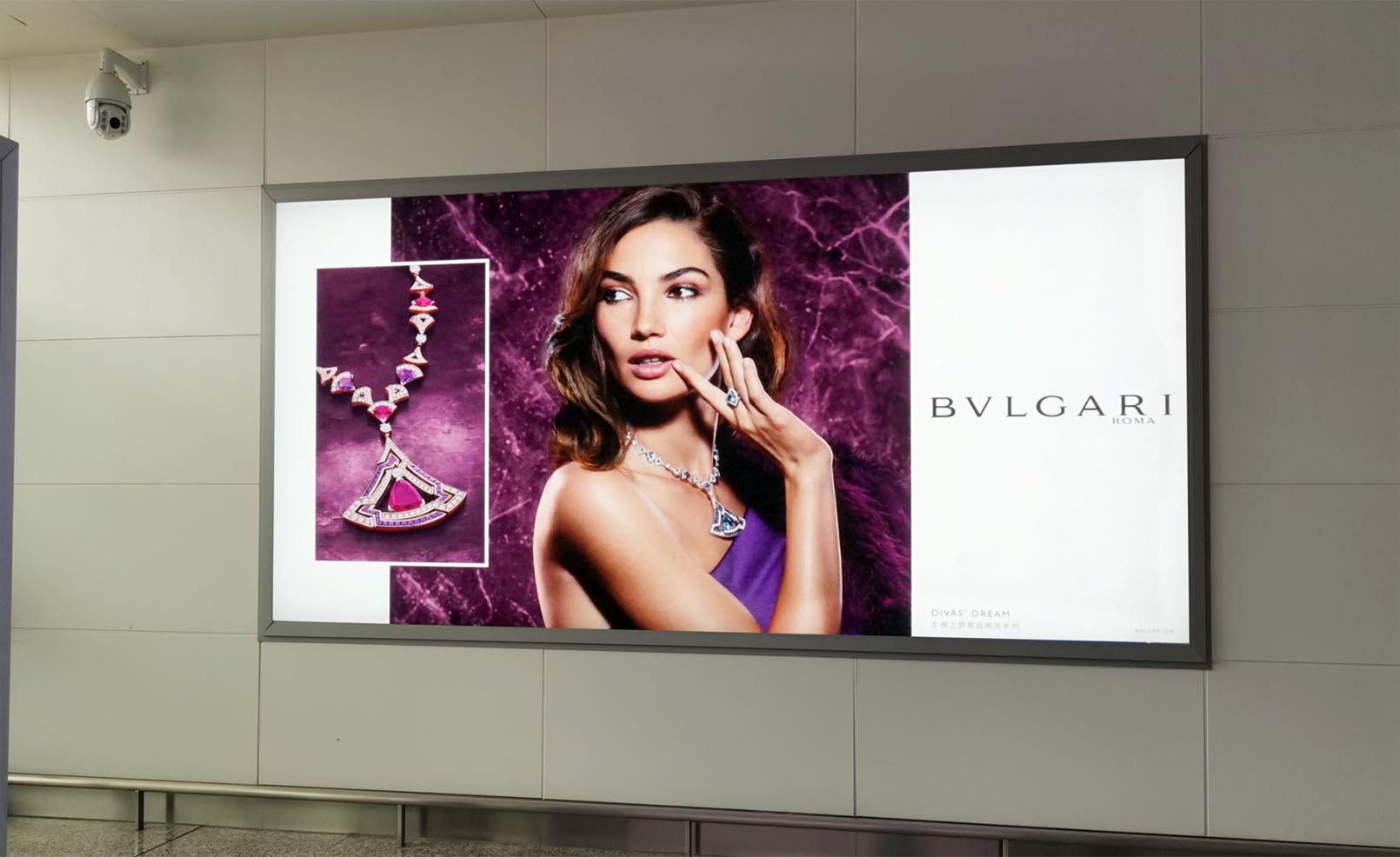 淮安机场国内到达通道灯箱广告