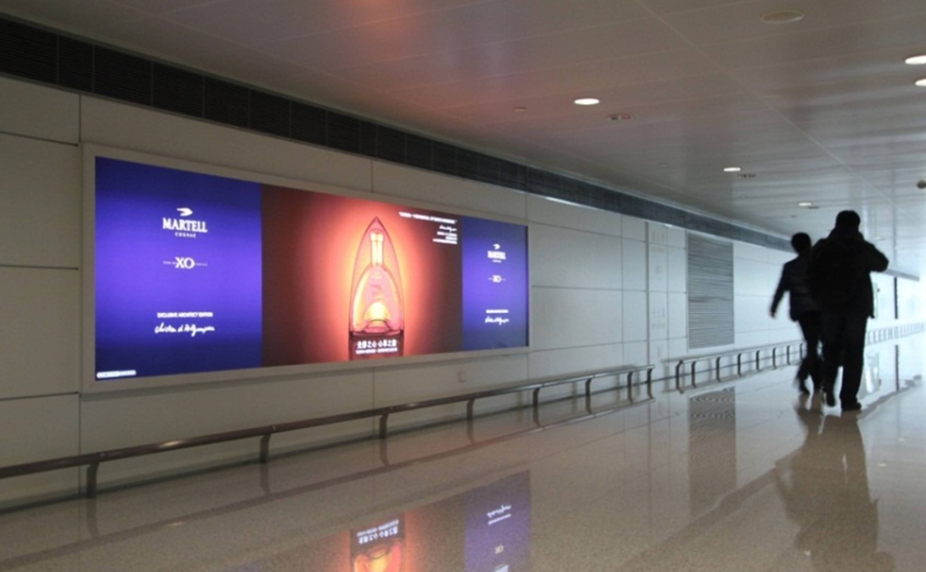 杭州机场广告-T3到达通廊灯箱DA74