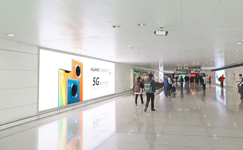 杭州机场广告-T3国内到达夹层汇集口墙体灯箱DA84