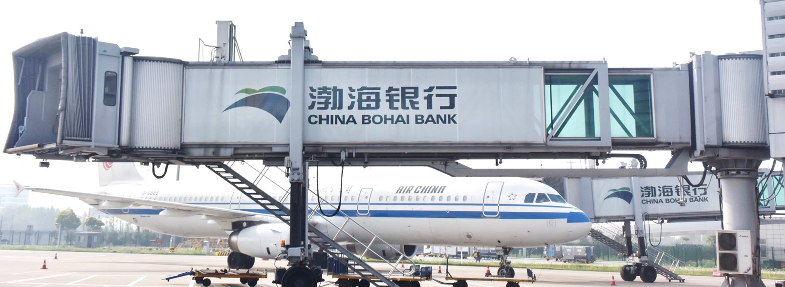 杭州萧山机场广告-客流全覆盖移动端廊桥ILQ01（外）