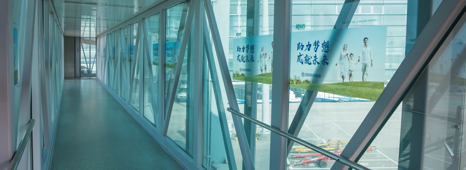 杭州萧山机场广告-客流全覆盖移动端廊桥ILQ01（内）