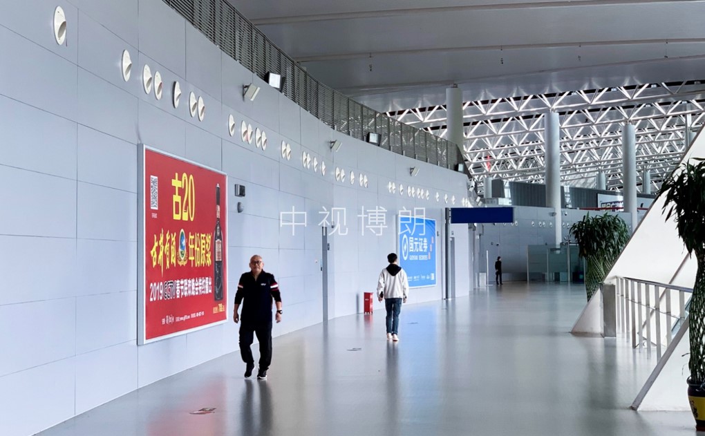 合肥机场广告-国际出发长廊墙体灯箱