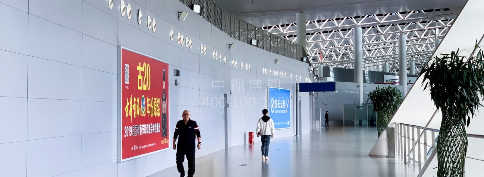 合肥新桥国际机场广告-国际出发长廊墙体灯箱