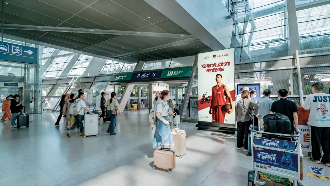 合肥新桥国际机场广告-国内国际迎客厅灯箱套装