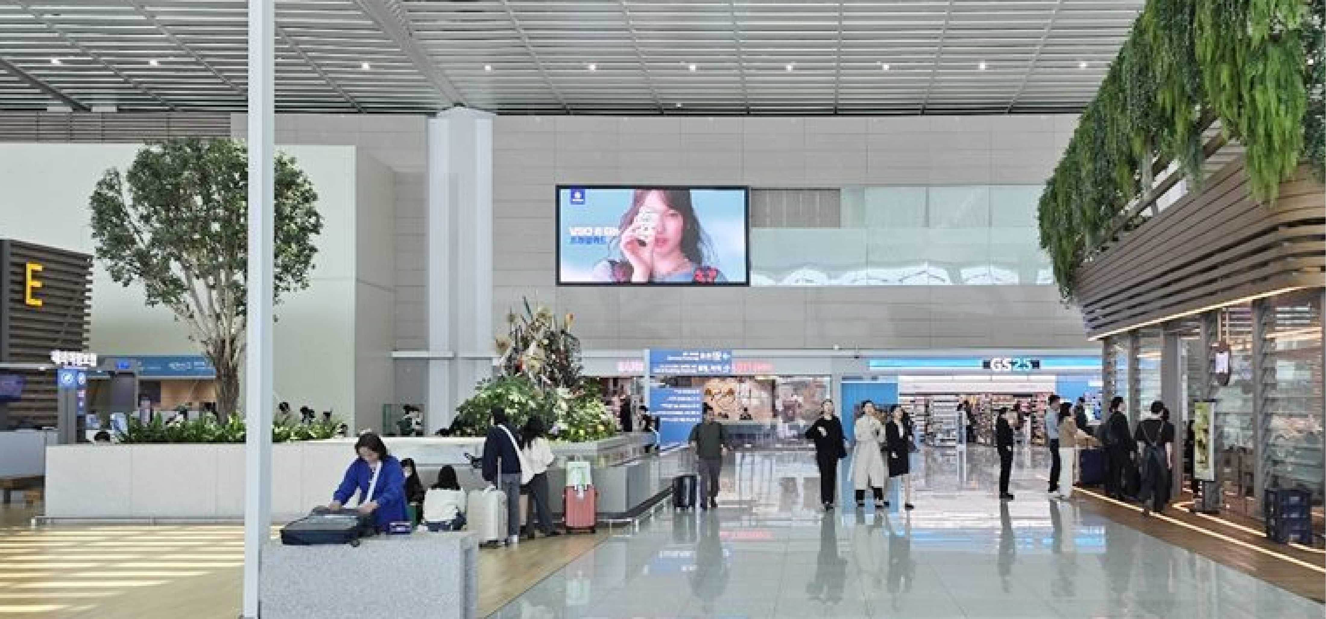 韩国首尔仁川国际机场广告-T2中心广场LED屏套装
