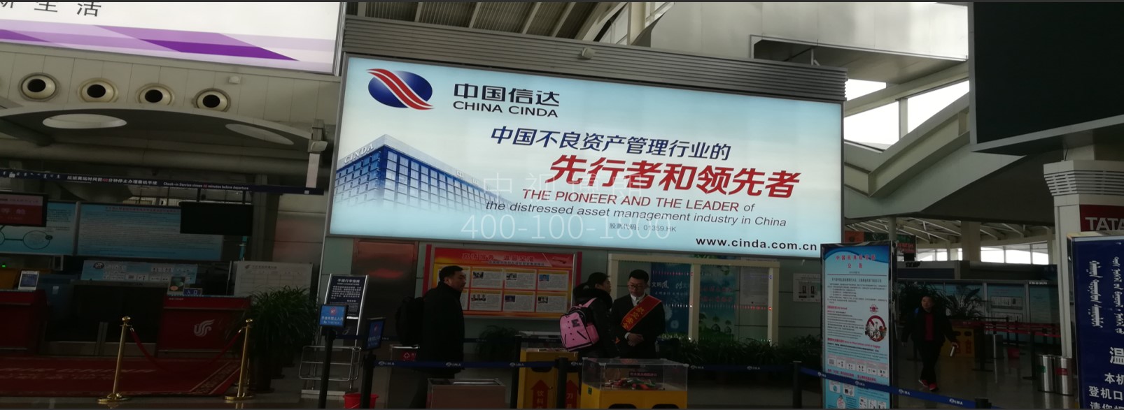 呼和浩特白塔国际机场广告-国内出发值机大厅灯箱D001