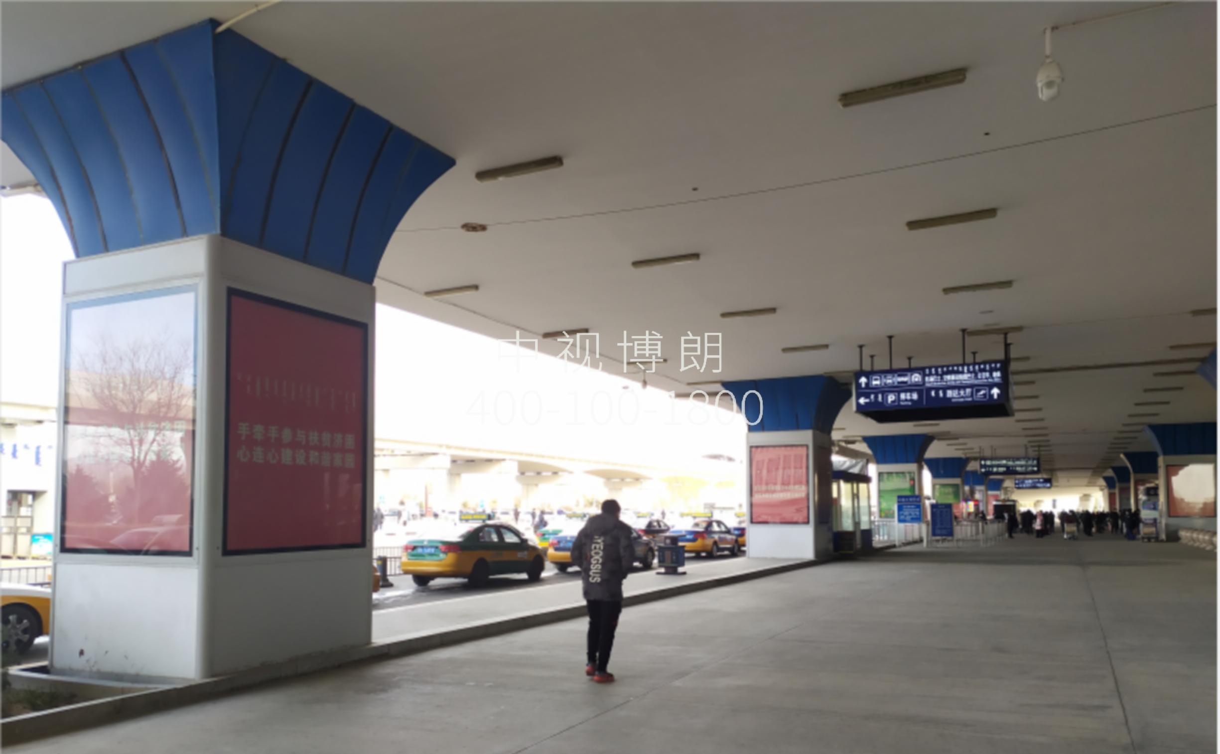 呼和浩特白塔国际机场广告-国内国际迎客厅包柱灯箱