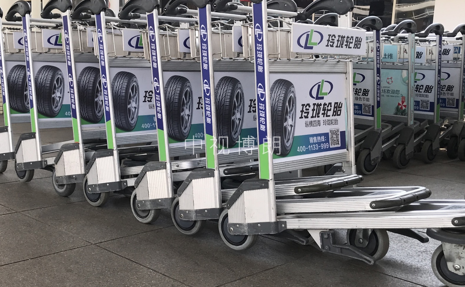 海口美兰机场广告-T1航站楼大手推车
