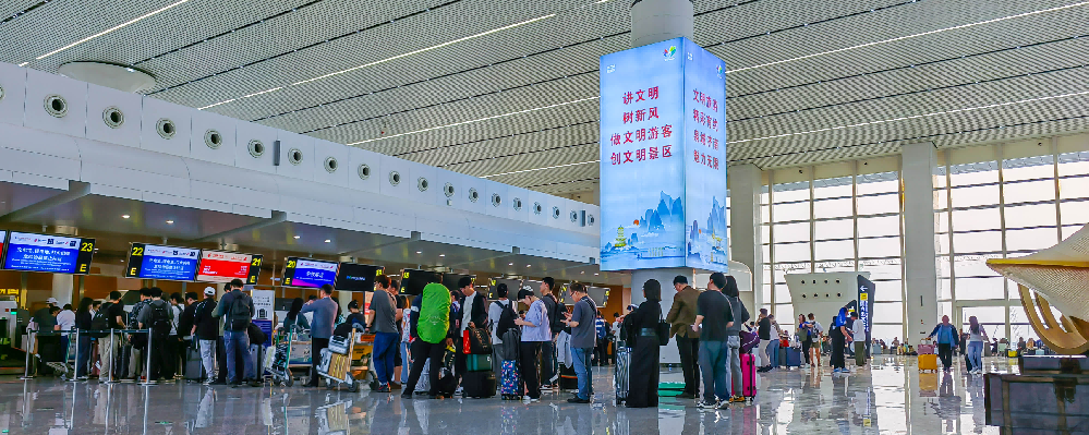 济南机场广告-国际值机大厅包柱灯箱套装