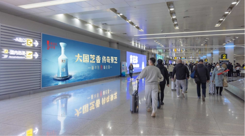 济南遥墙国际机场广告-国内到达行李厅灯箱套装