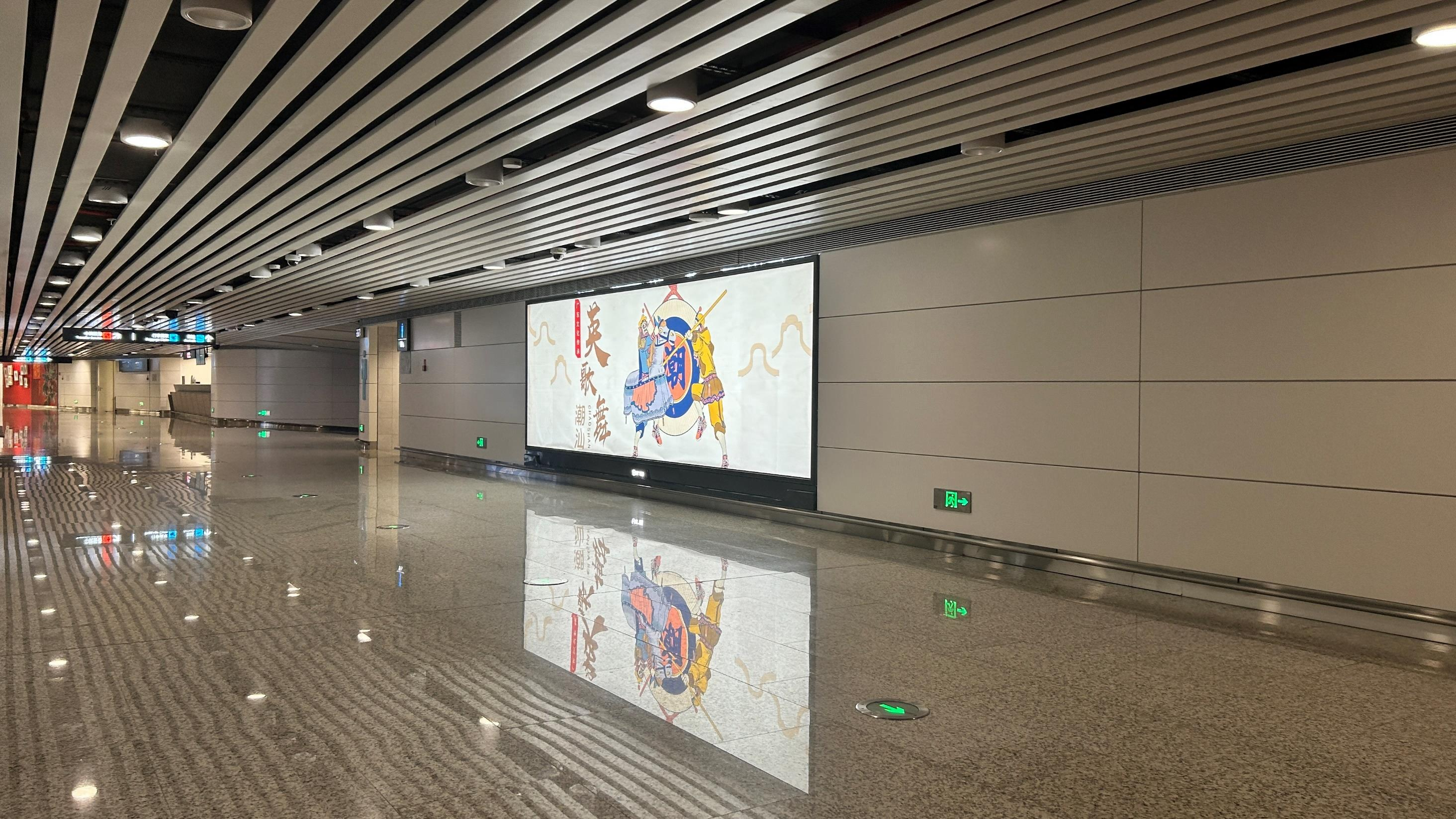 揭阳机场广告-T2国内到达通道灯箱
