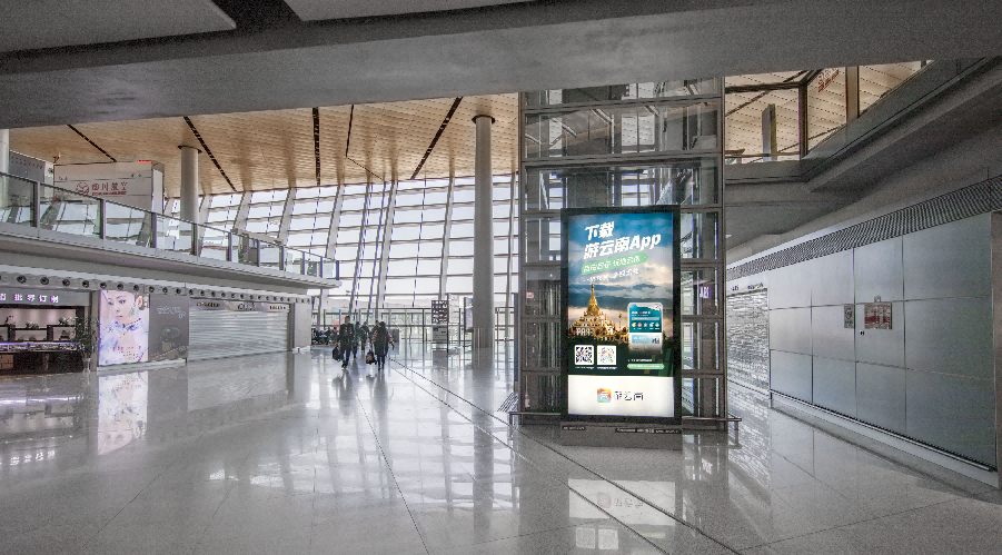 Реклама аэропорта Куньмин-Набор вертикальных световых ящиков для внутренних терминалов вылета