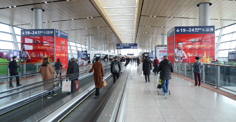 Kunming Airport Advertising-Elevator stickers after domestic departure security check