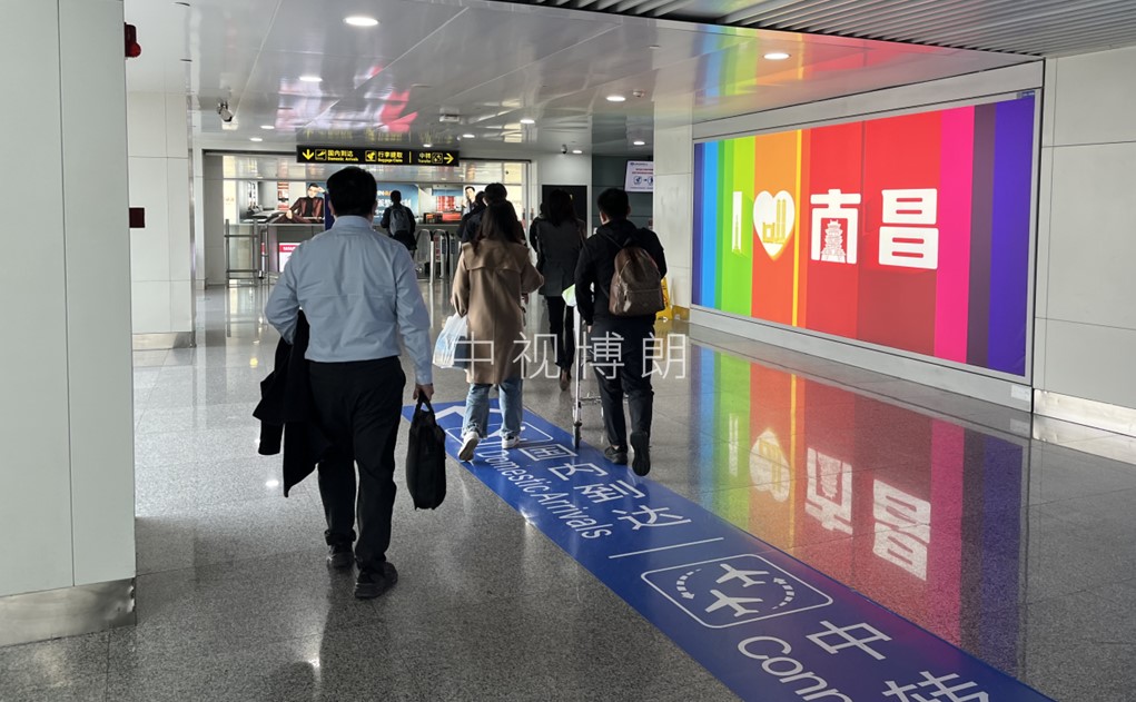 南昌机场到达中层灯箱广告