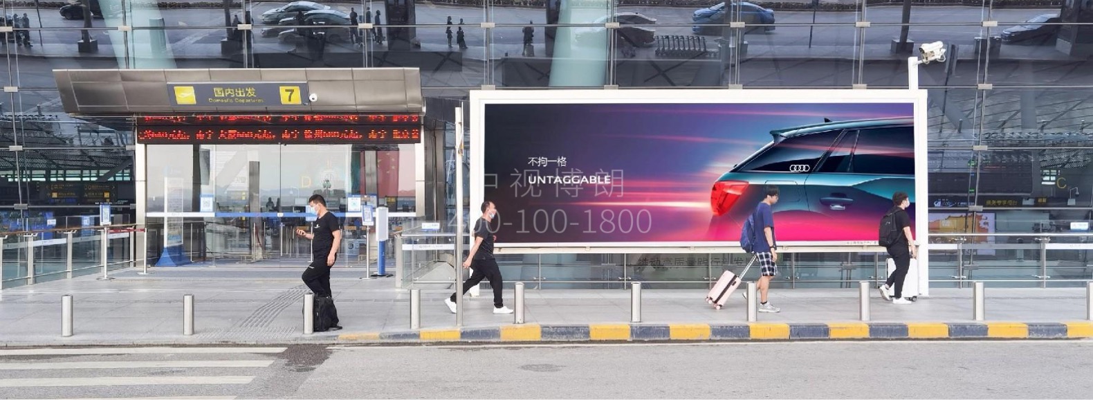 南宁吴圩国际机场广告-国内出发入口外灯箱2
