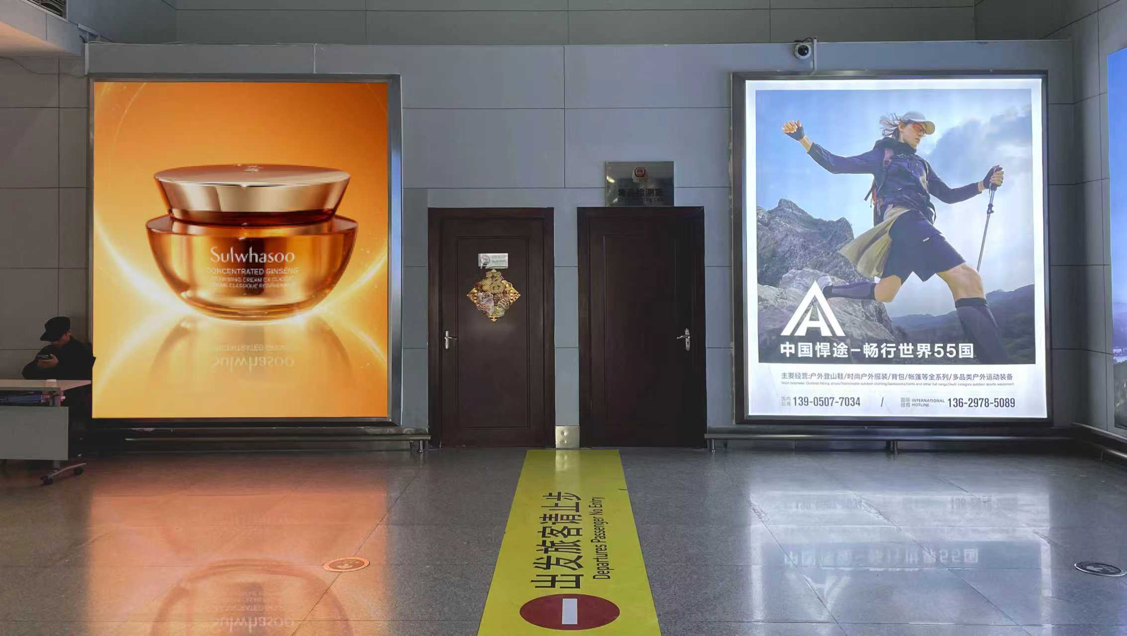 泉州晋江机场广告广告-国内到达扶梯灯箱