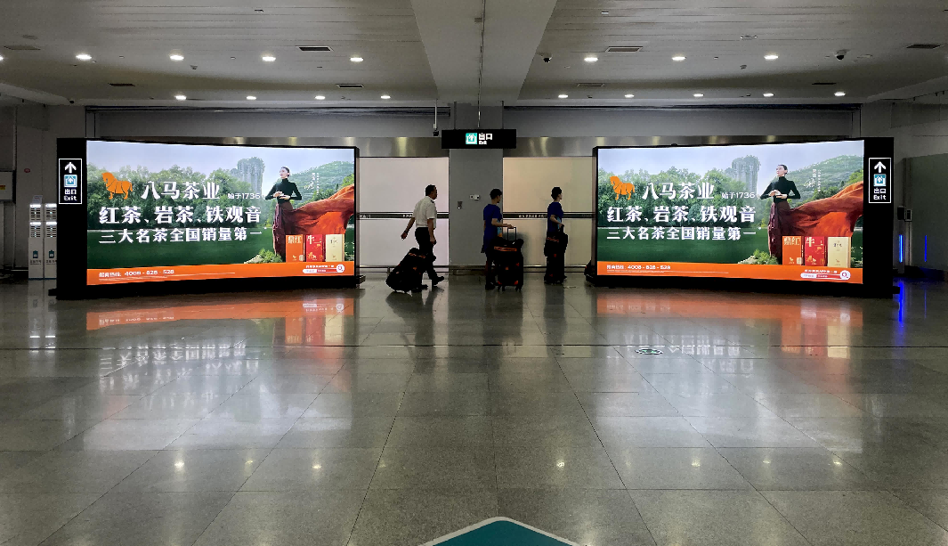 泉州晋江机场广告广告-国内到达行李厅灯箱套装2