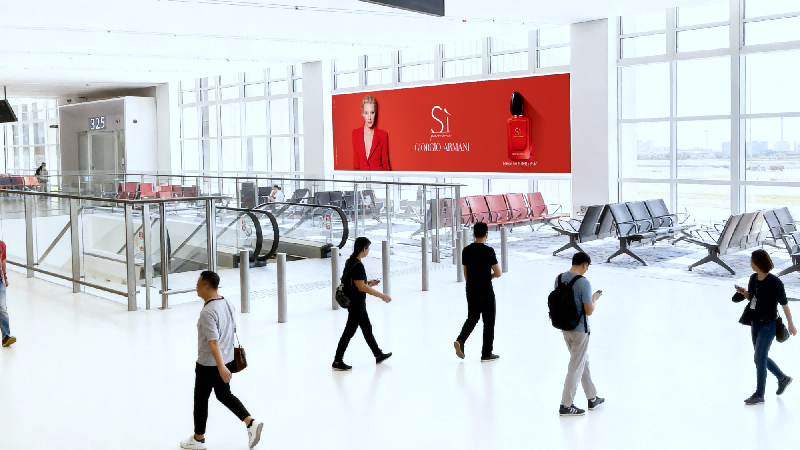 三亚凤凰机场广告-T3国内出发到达大厅灯箱套装2