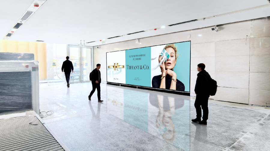 三亚凤凰机场广告-T3到达换乘大厅出口灯箱套装