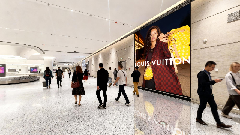 三亚机场,T2跨区域防撞条广告,防撞条广告