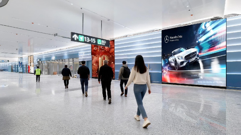 三亚凤凰机场广告-T3国内到达行李厅灯箱8