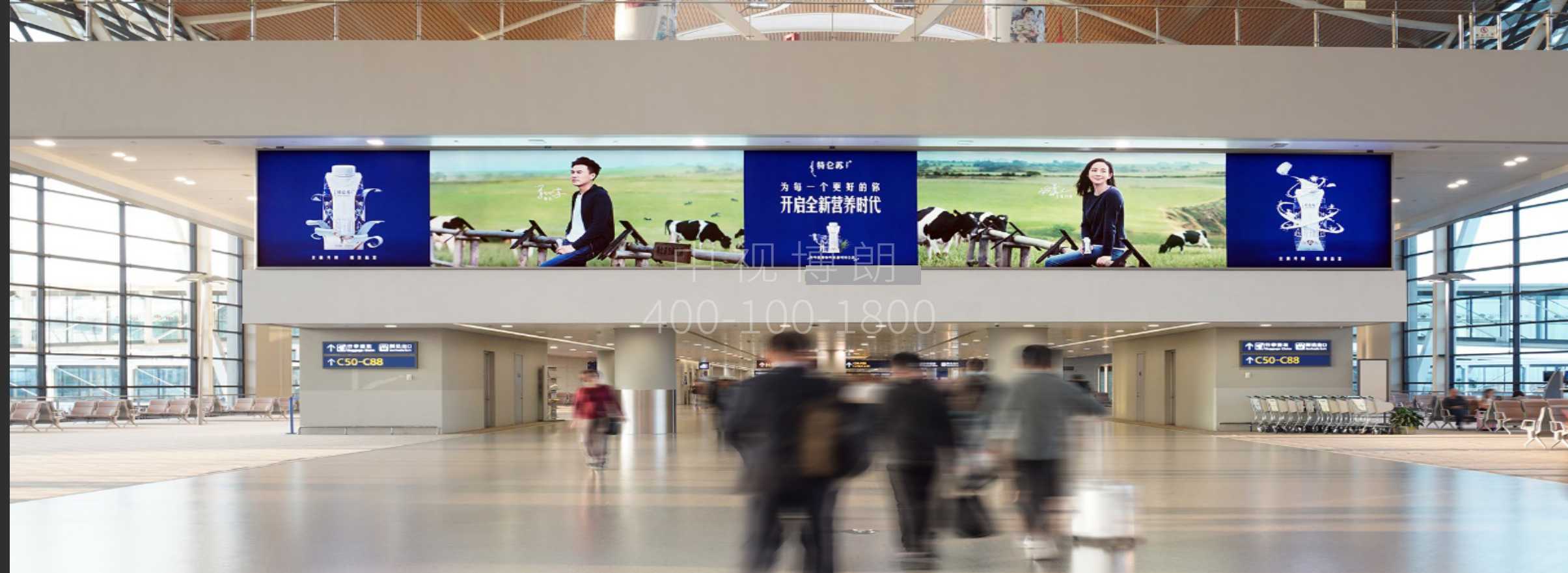 上海机场广告-浦东T2到达大厅巨型灯箱套装