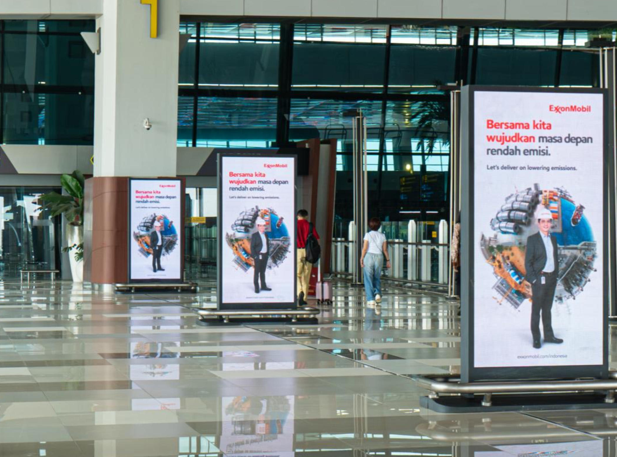 苏加诺哈达国际机场广告-出发大厅入口刷屏套装