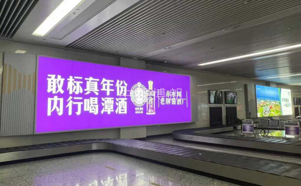 石家庄机场广告-到达行李厅转盘墙体灯箱套装