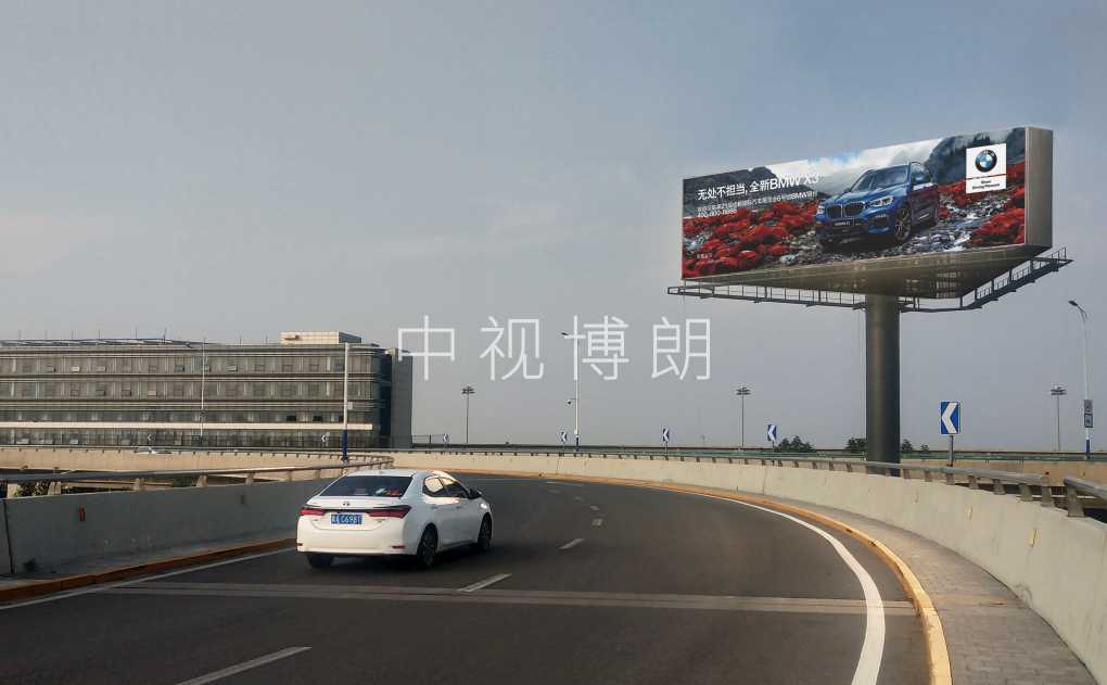 石家庄正定国际机场广告-T2东侧国内出发引桥高立柱