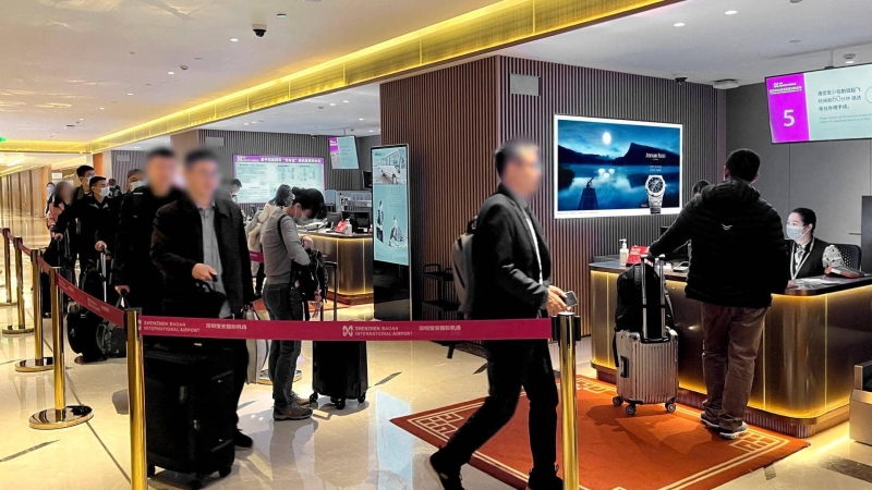 深圳机场图腾广告