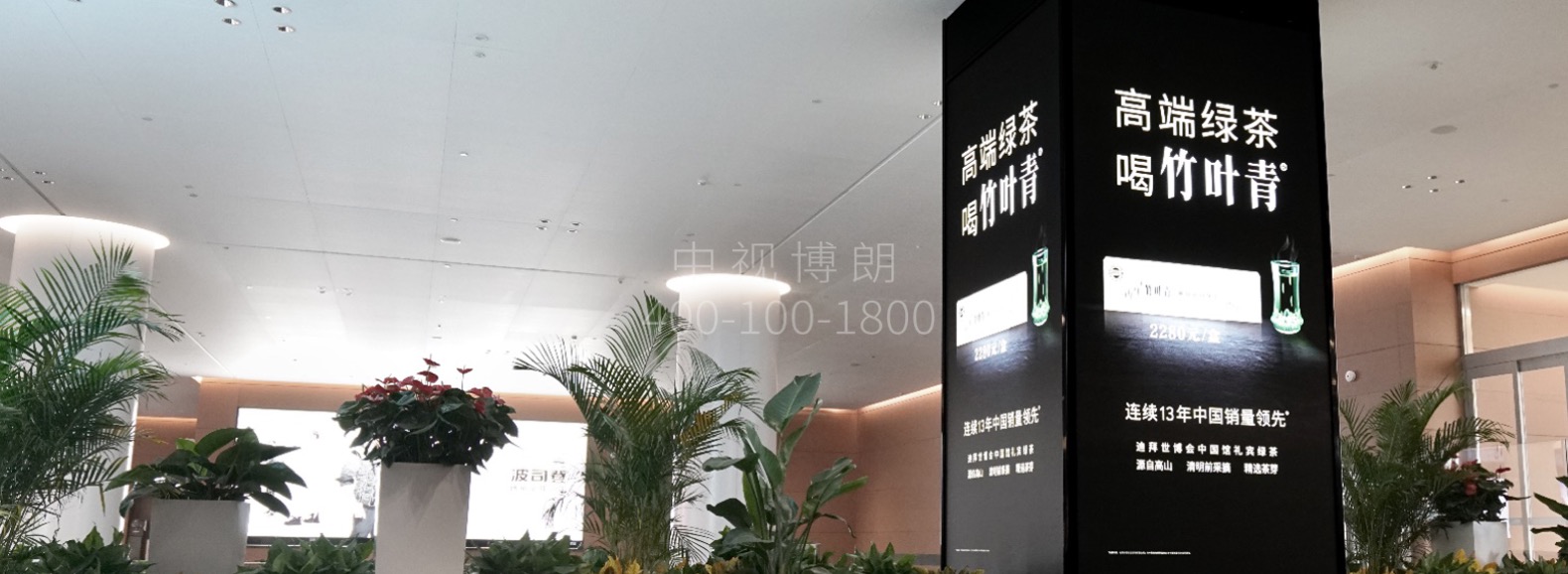 成都天府机场广告-T2国内行李厅包柱灯箱套装