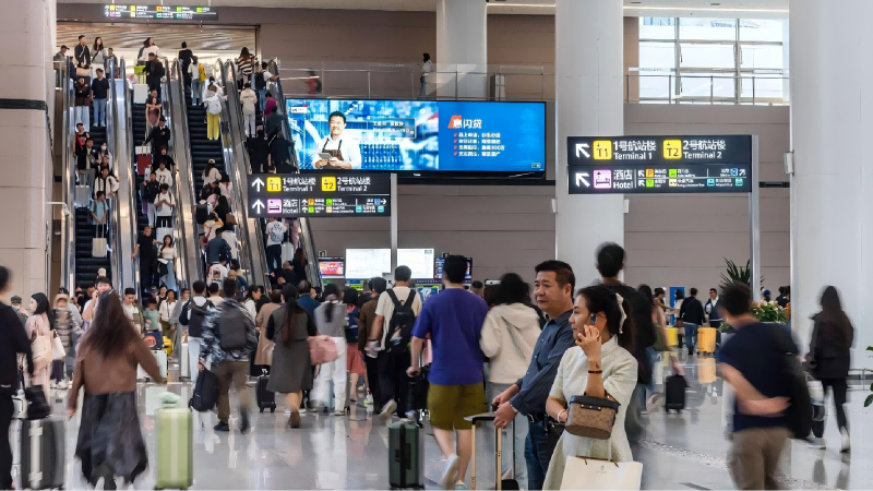 成都天府机场广告-GTC地铁与高铁区域灯箱DX01