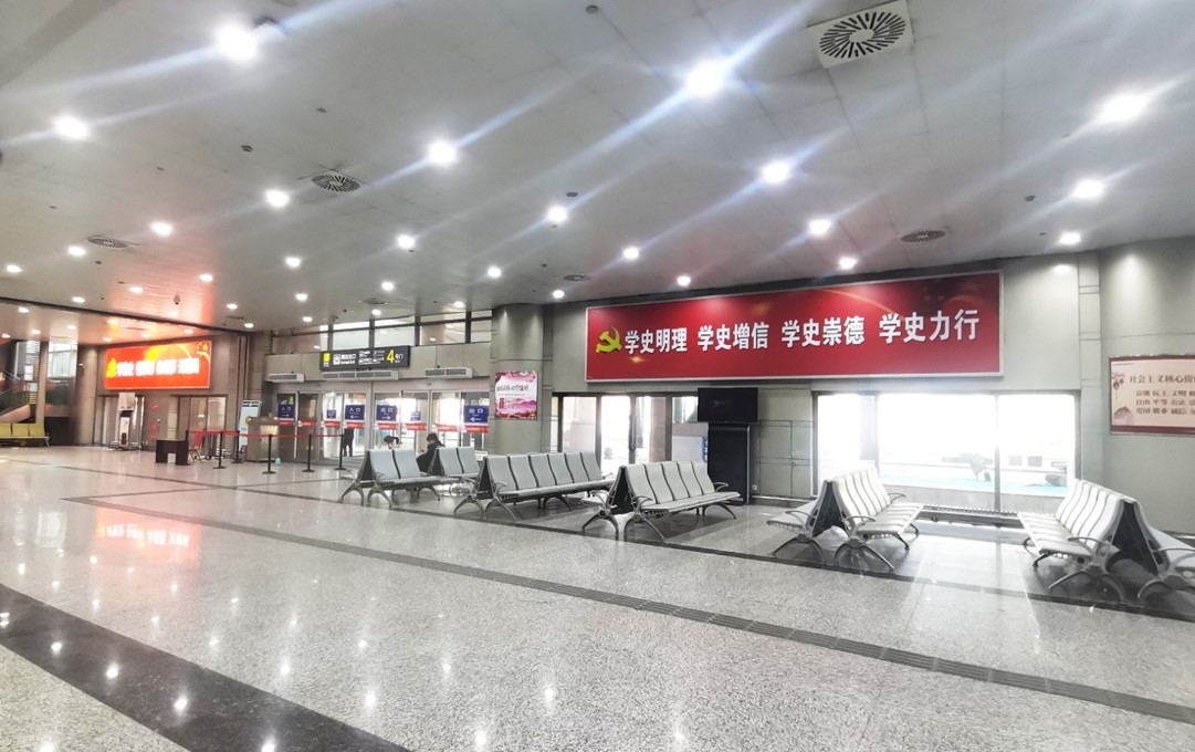 太原机场国际广告1