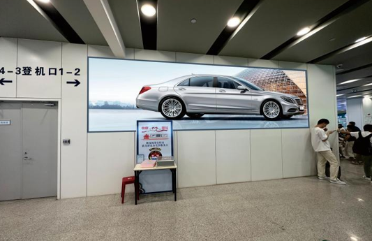 潍坊机场广告-出发安检口内侧灯箱