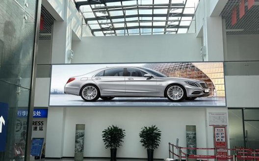 潍坊机场广告-出发候机厅贵宾室左侧灯箱