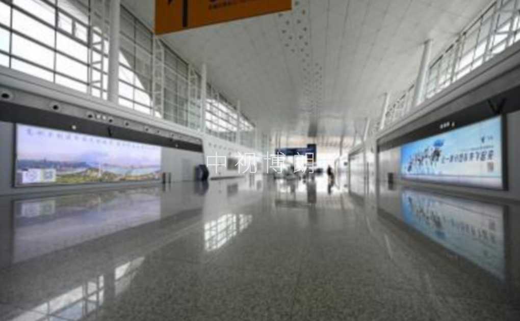 武汉天河机场广告广告-国内混流区连廊墙面灯箱