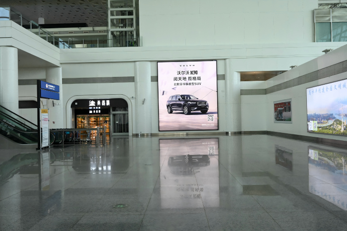 天河机场灯箱广告1