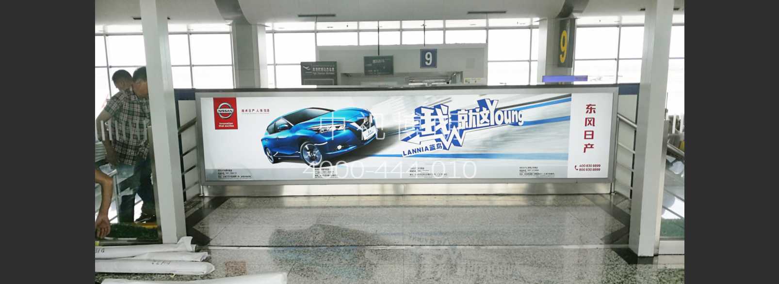 乌鲁木齐地窝堡国际机场广告-T2候机大厅灯箱套装1