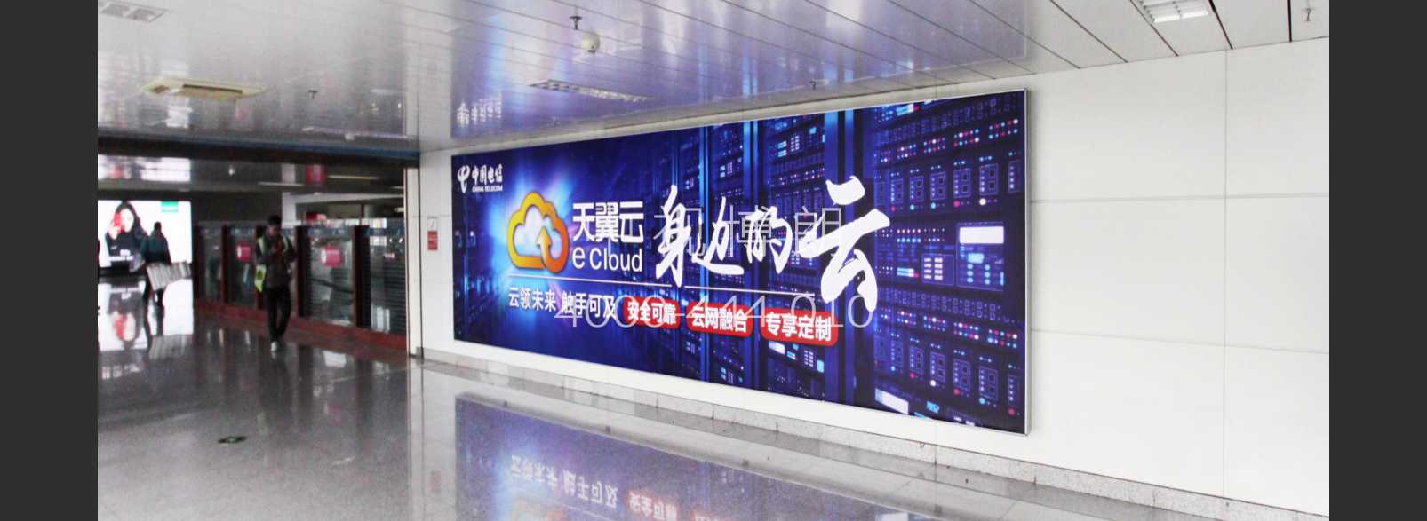 乌鲁木齐地窝堡国际机场广告-T3到达墙面灯箱1