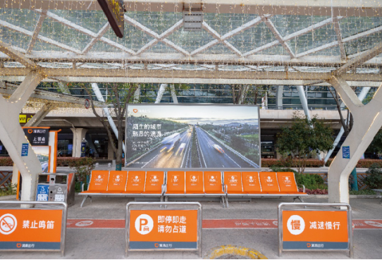 苏南硕放国际机场广告广告-网约车上客点灯箱