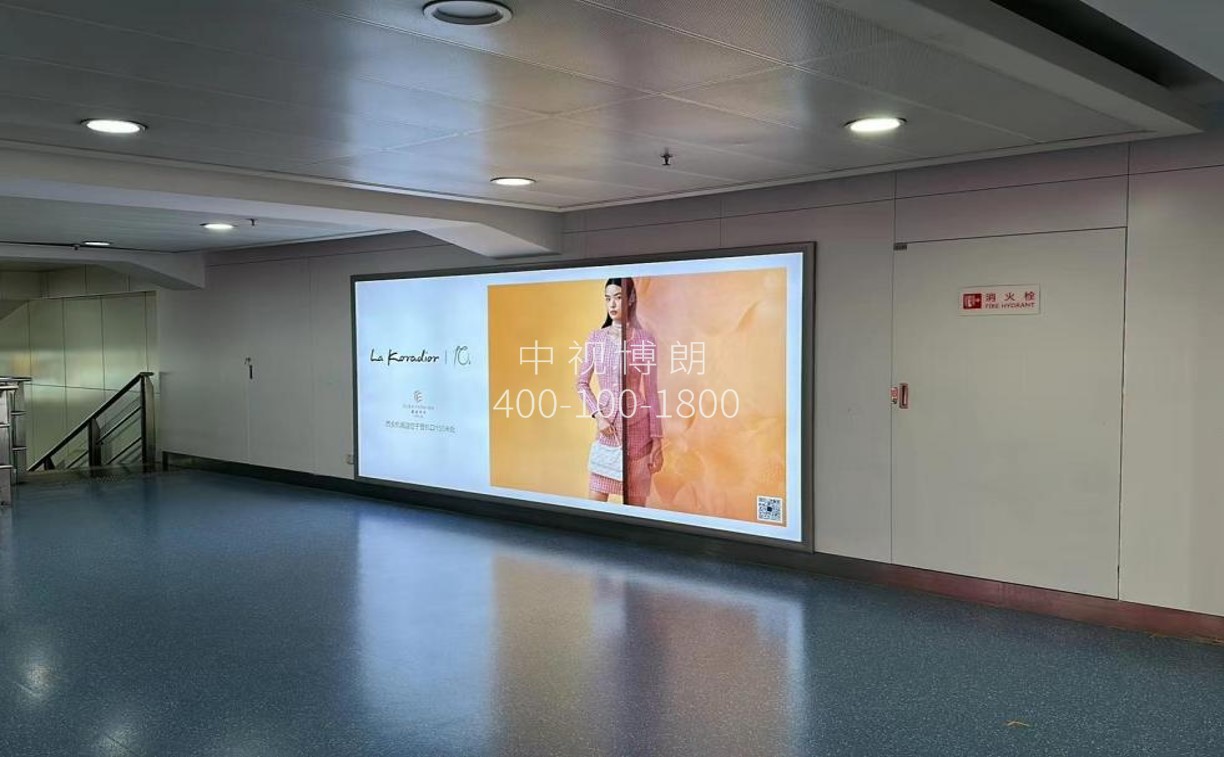 西安咸阳国际机场广告-T2国内到达通廊灯箱28