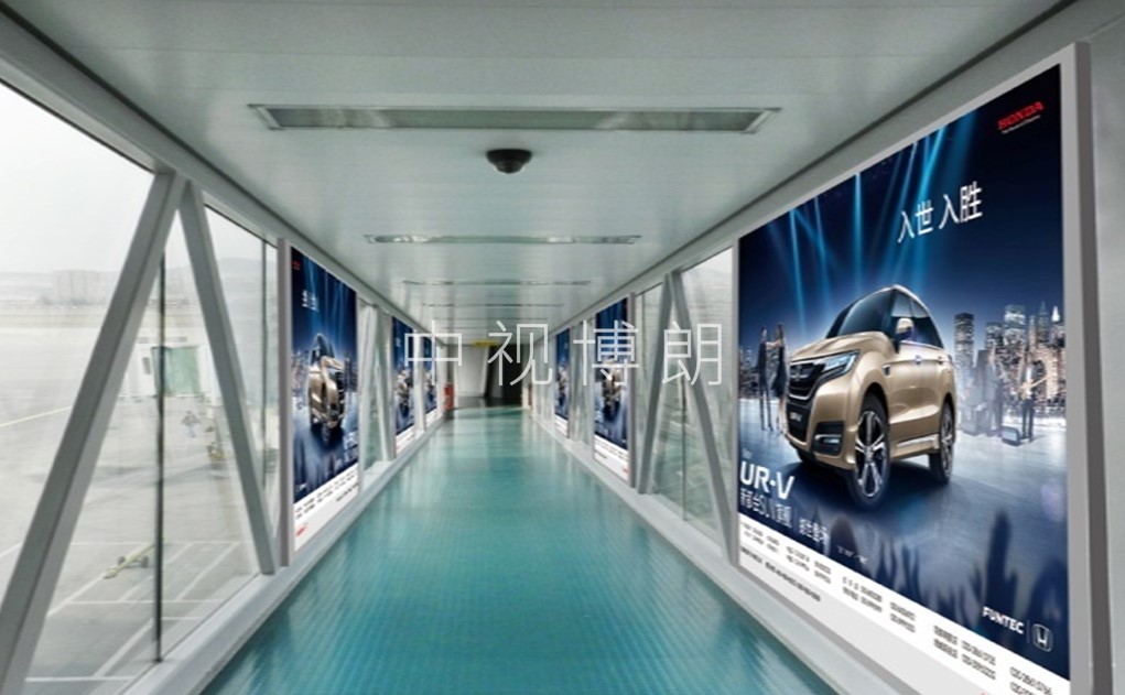 银川机场廊桥灯箱广告