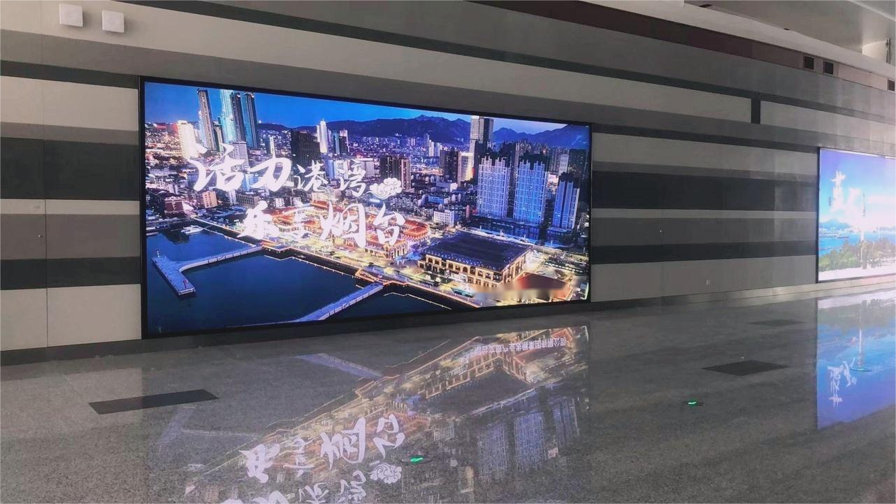 烟台机场广告-国际出发B通廊墙面灯箱2