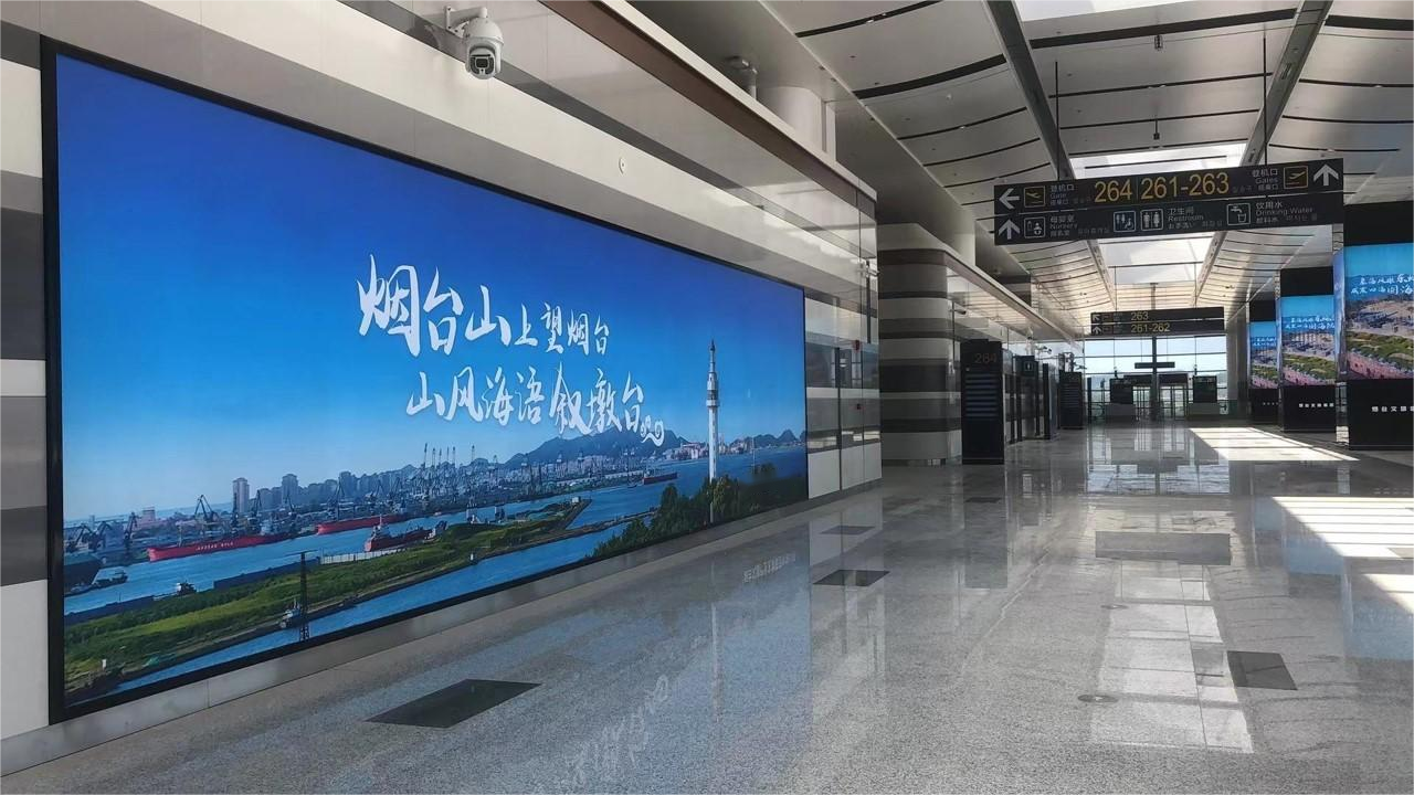 烟台机场广告-国际出发B通廊灯箱