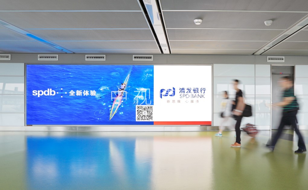 郑州机场到达通廊灯箱广告